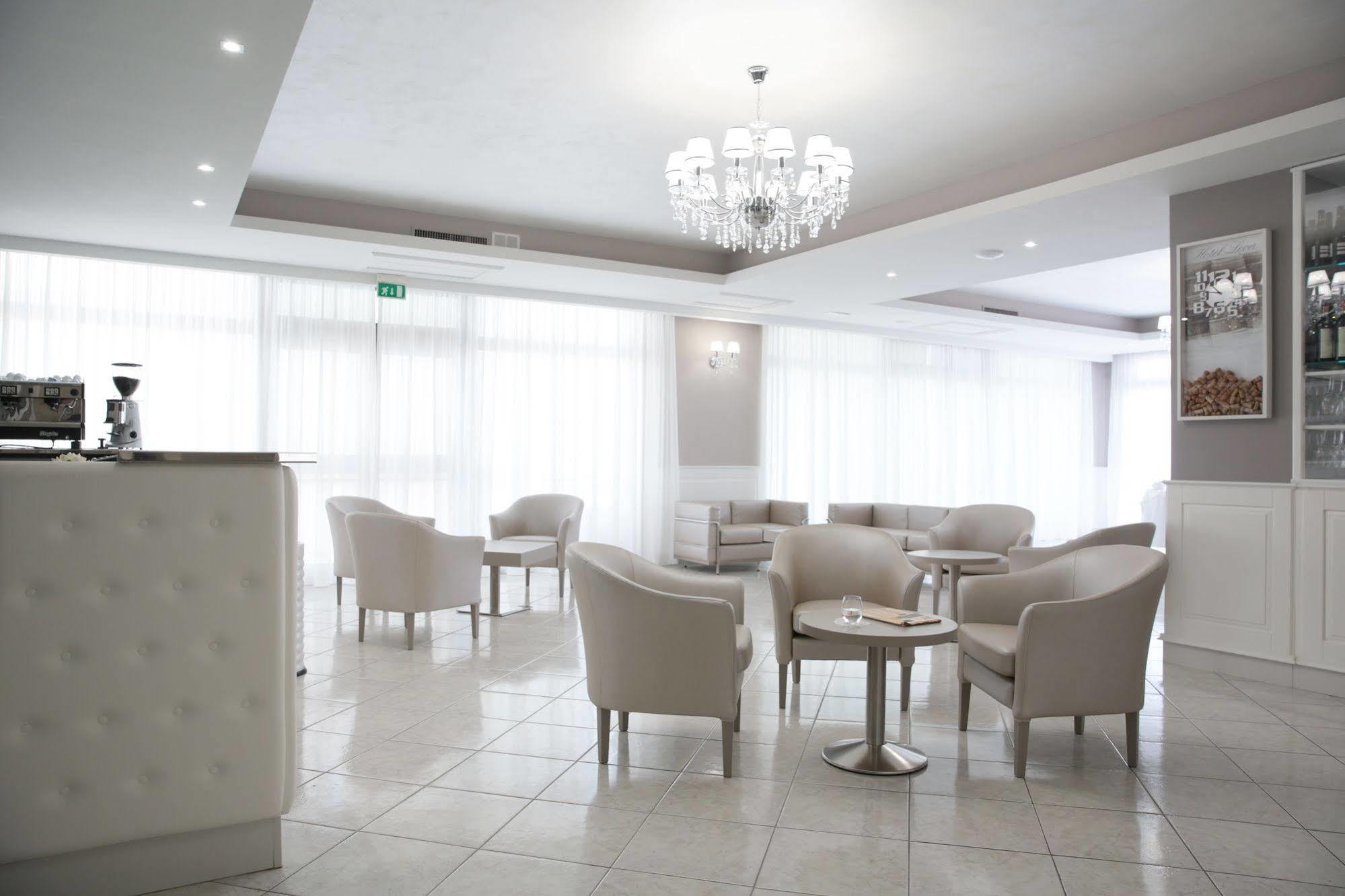 Hotel Leon - Ristorante Al Cavallino Rosso Сан-Джованни-Ротондо Экстерьер фото